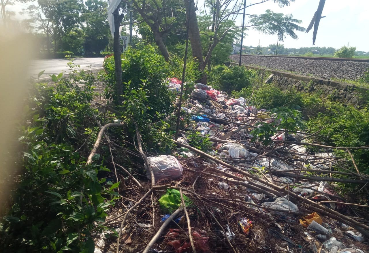 Sampah Menumpuk,Pemkab Bojonegoro Dan Dinas Terkait belum bertindak.