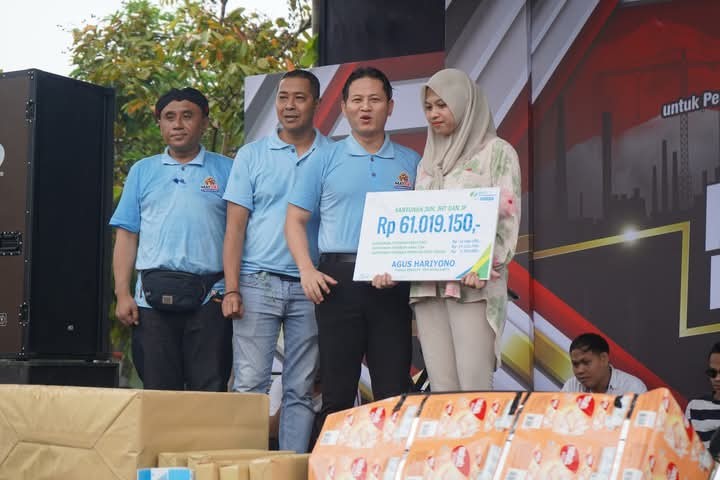 Peringatan Hari Buruh Internasional di Kabupaten Trenggalek diwarnai dengan ajakan yang tak biasa